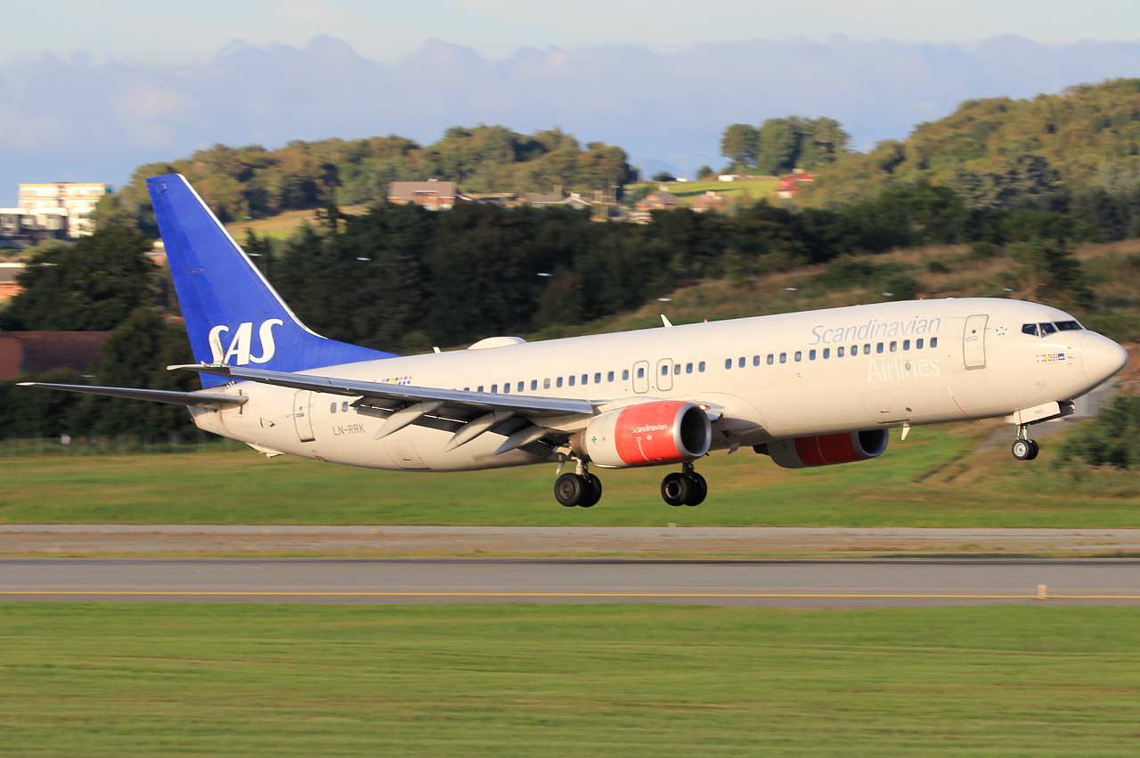 LN-RRK · Boeing 737-883 · (SVG / ENZV)