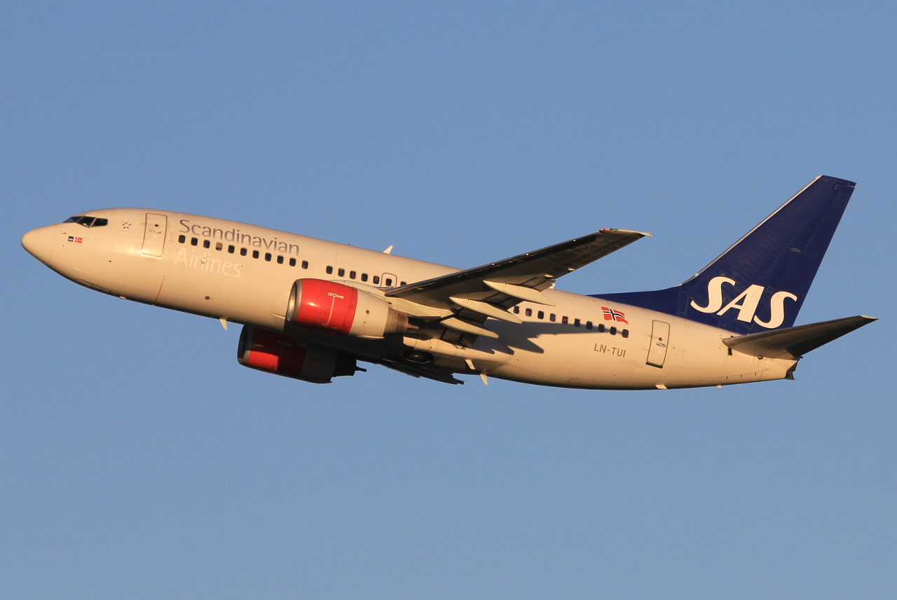 LN-TUI (29094) 2000 Boeing 737-705