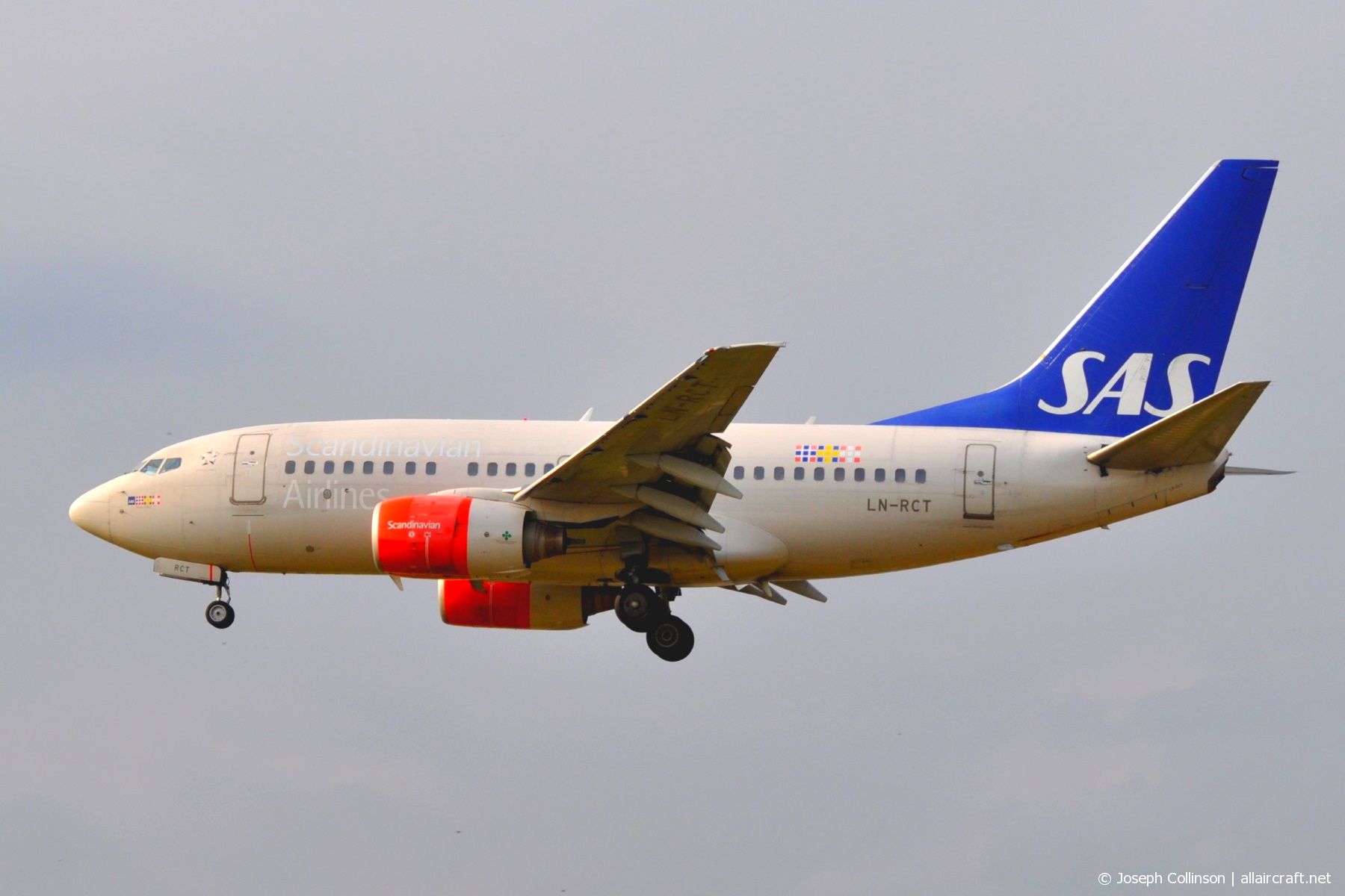 LN-RCT · Boeing 737-683 · (LHR / EGLL)