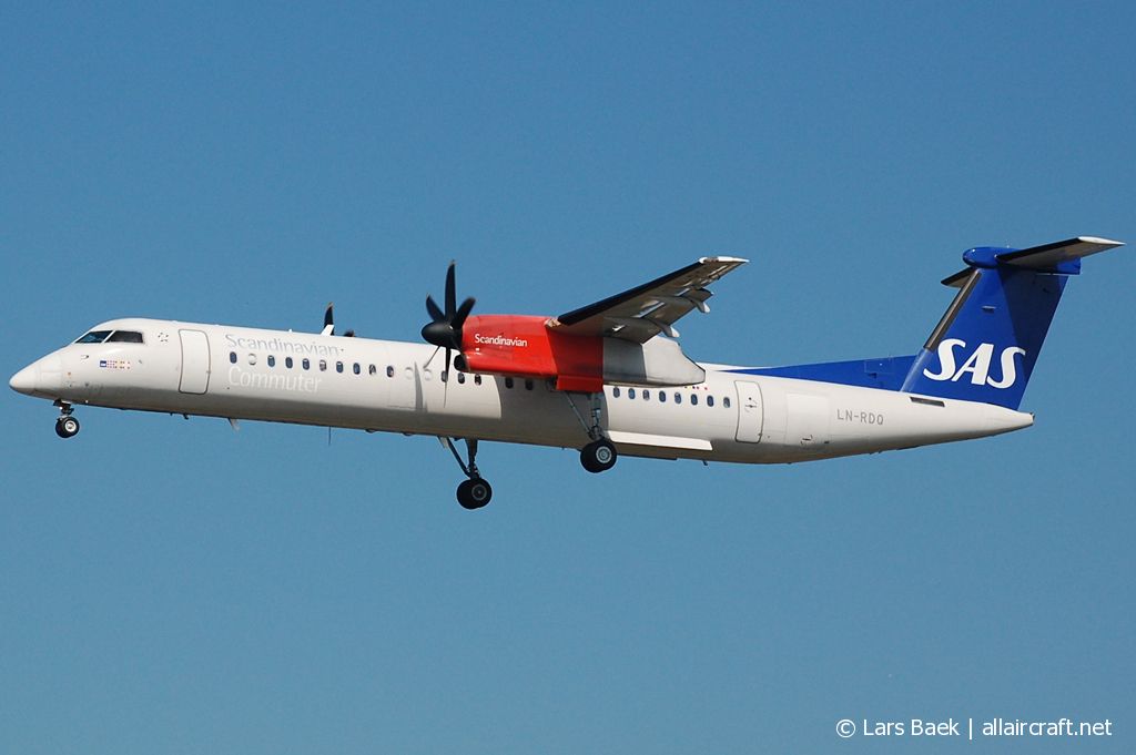LN-RDQ (4008) 1999 Bombardier Dash 8-Q402