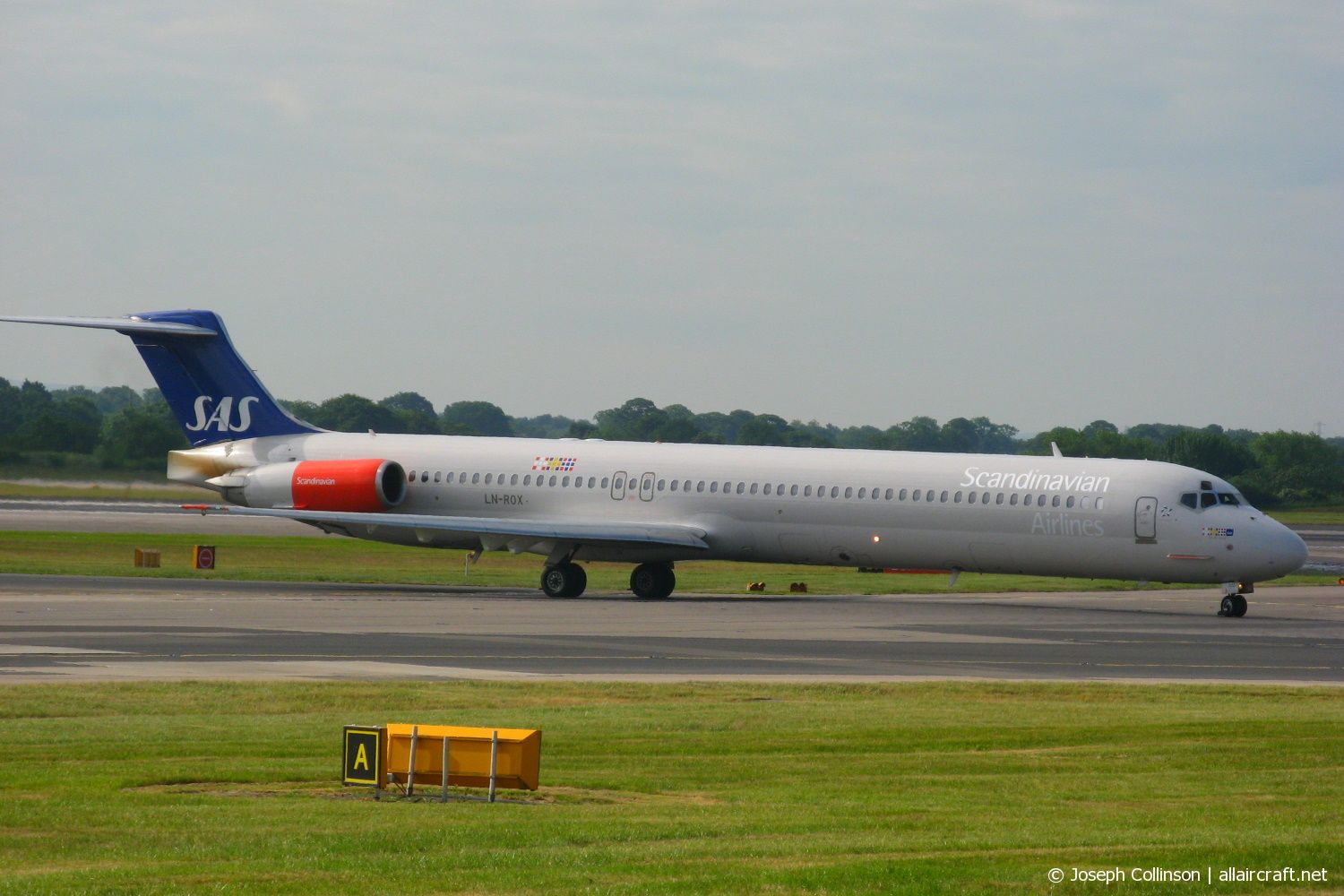 LN-ROX (49603) 1988 McDonnell Douglas MD-82