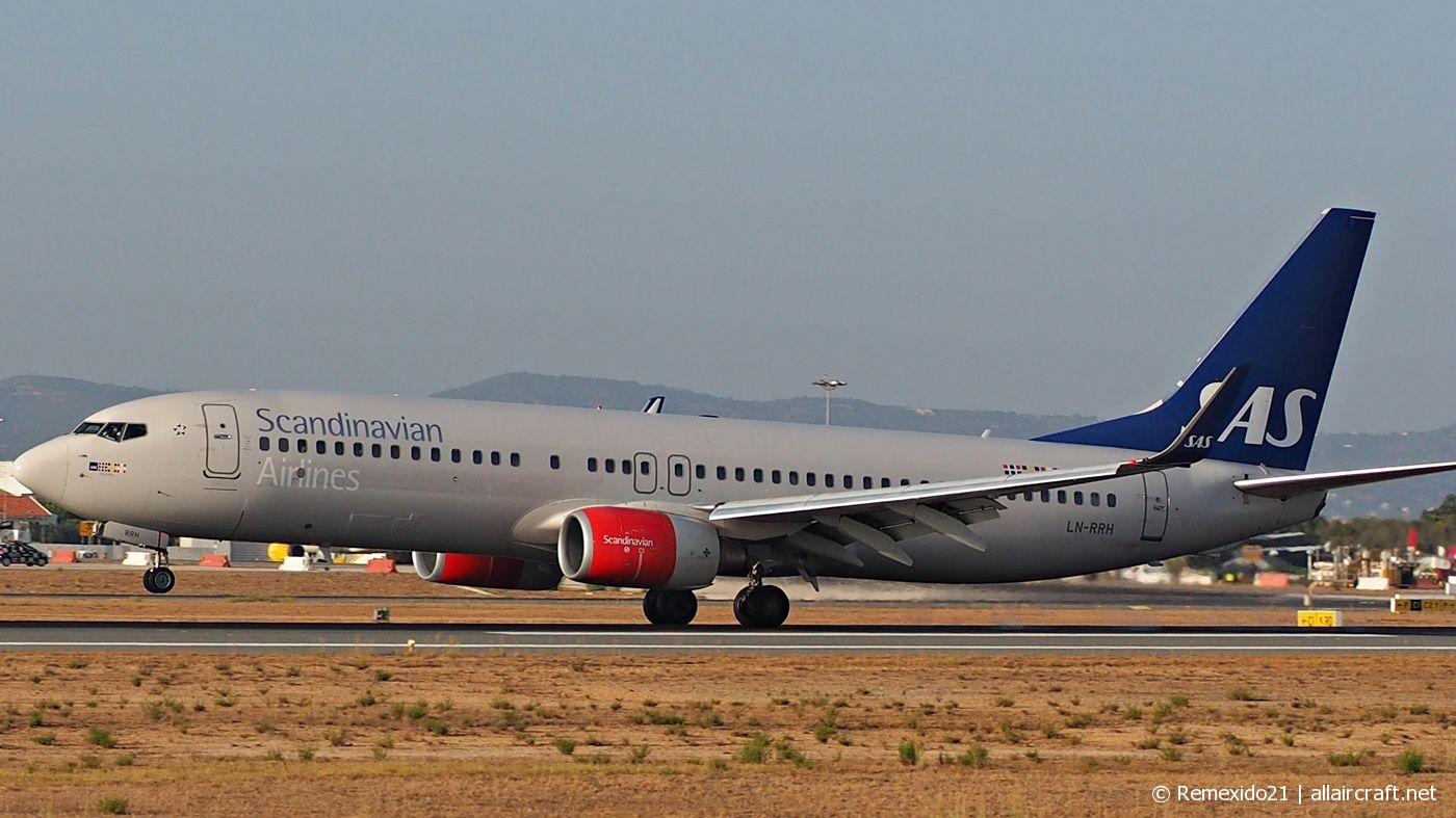 LN-RRH · Boeing 737-883(WL) · (FAO /LPFR)