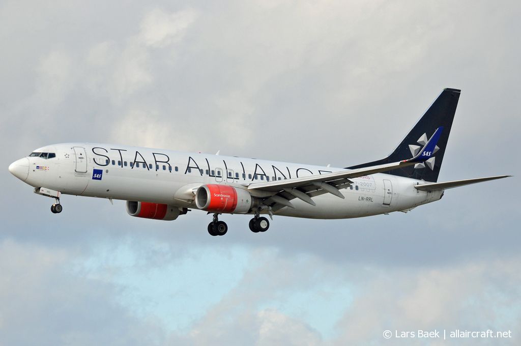 LN-RRL (28328) 2003 Boeing 737-883 WL