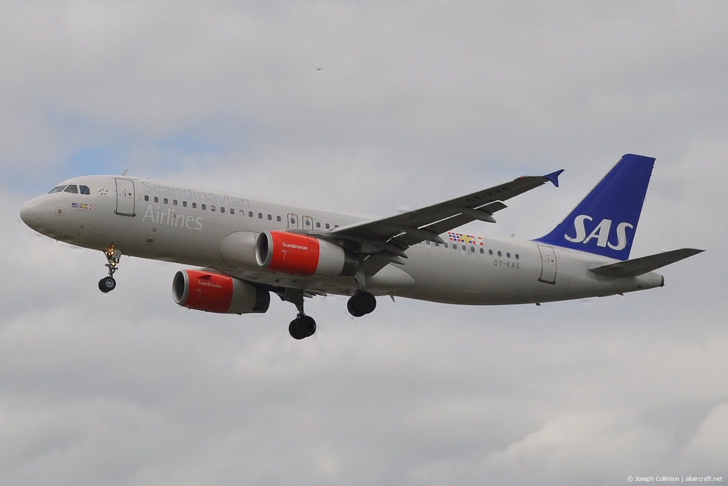 OY-KAS · Airbus A320-232 · (LHR / EGLL)
