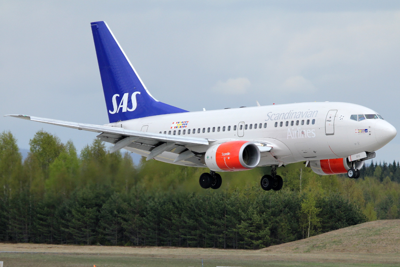LN-RPS · Boeing 737-683 · (OSL / ENGM)