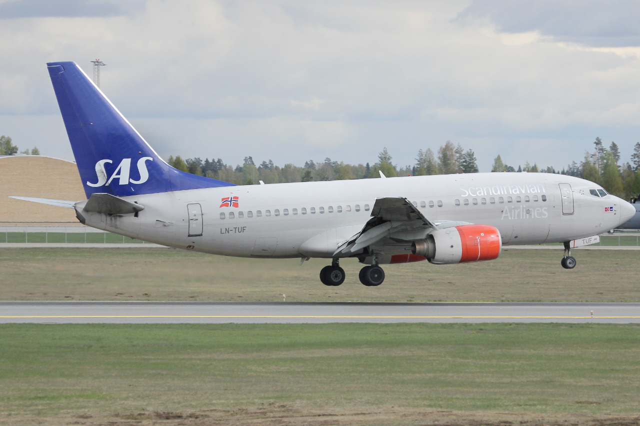 LN-TUF · Boeing 737-705 · (OSL / ENGM)