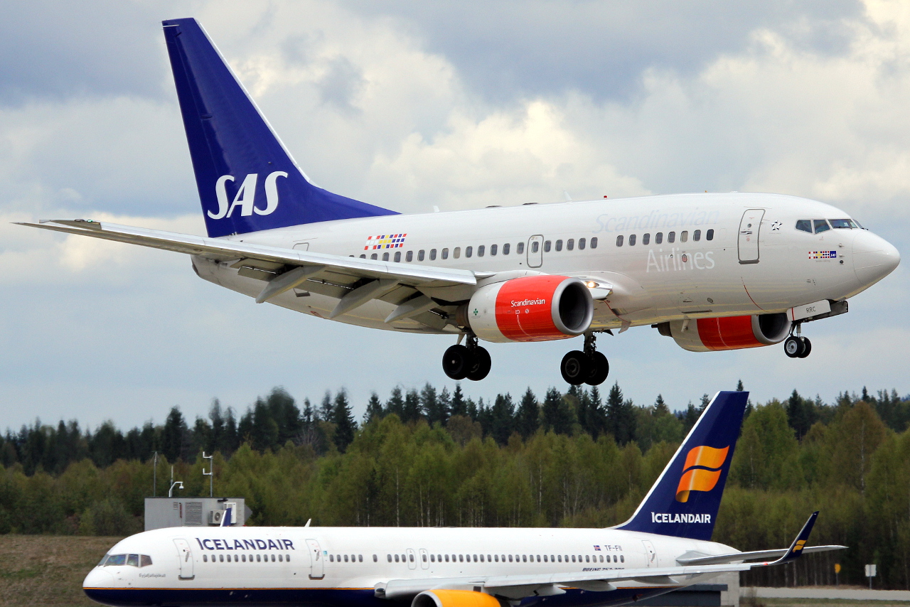 LN-RRC · Boeing 737-683 · (OSL / ENGM)