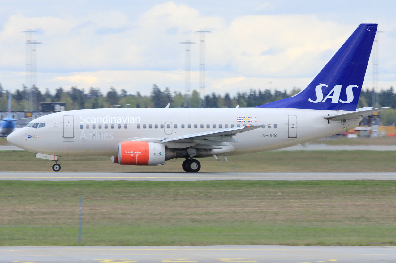 LN-RPS · Boeing 737-683 · (OSL / ENGM)