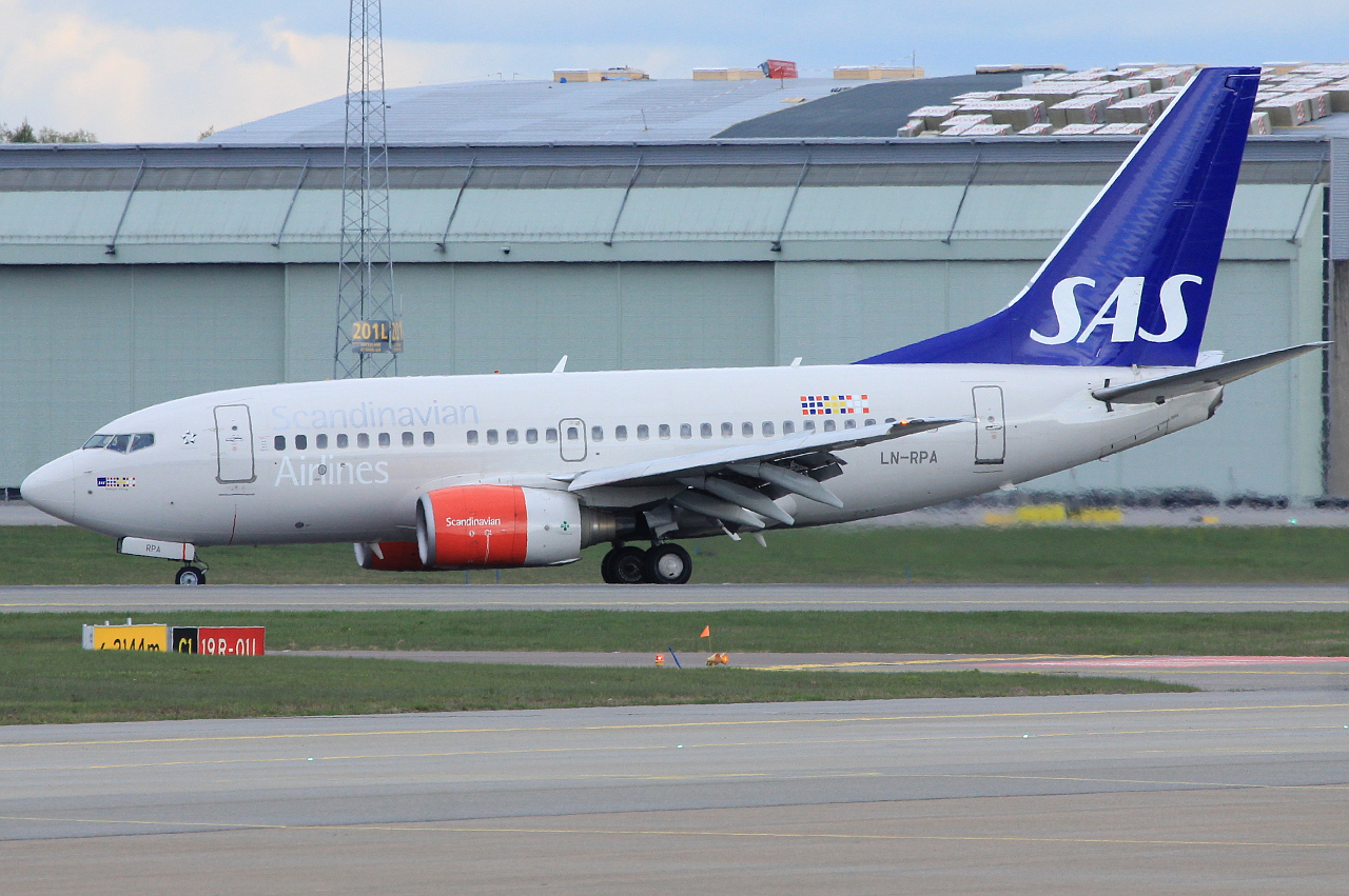LN-RPA · Boeing 737-683 · (OSL / ENGM)