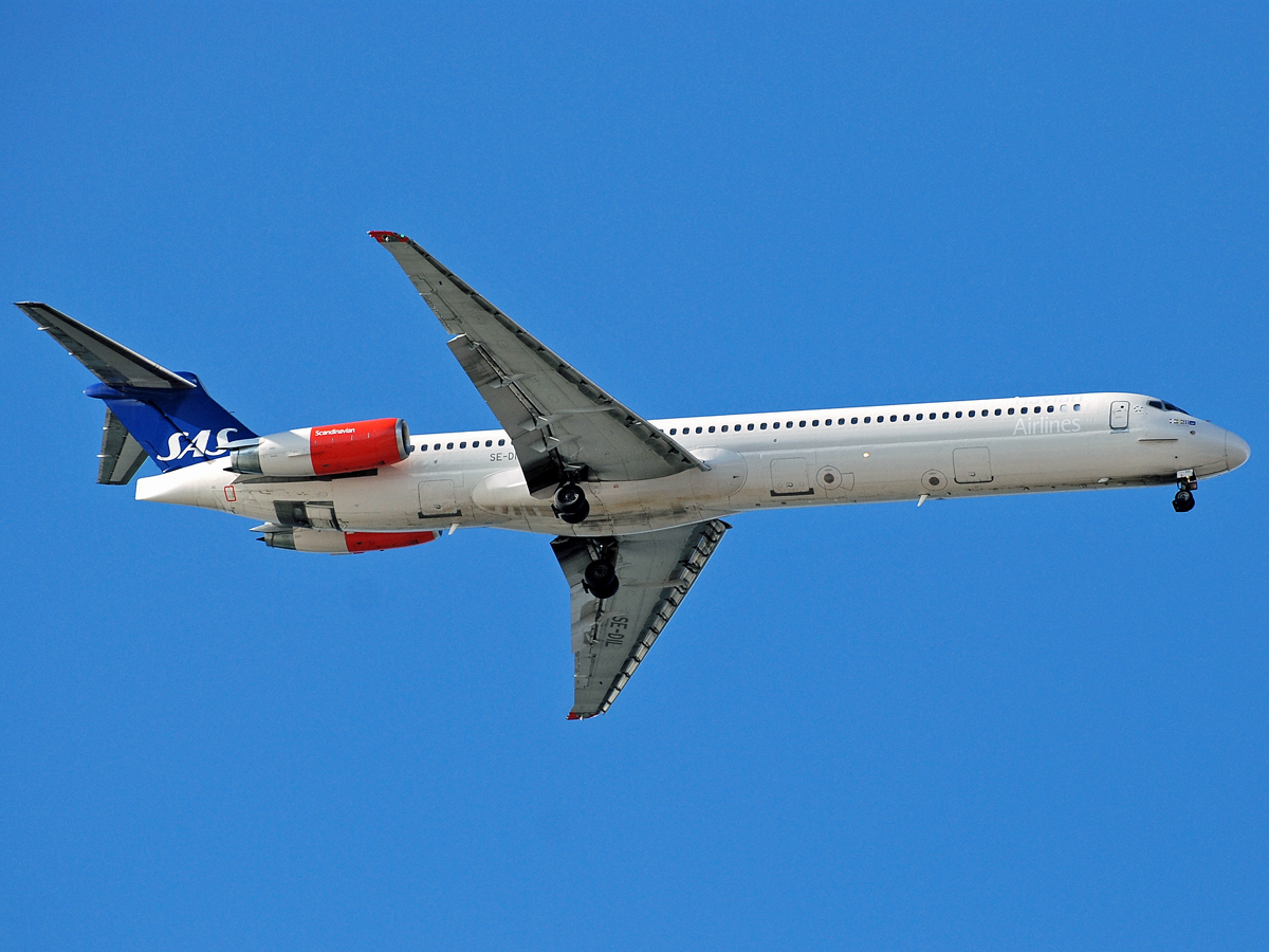 SE-DIL · McDonnell Douglas MD-81 · (CPH / EKCH)
