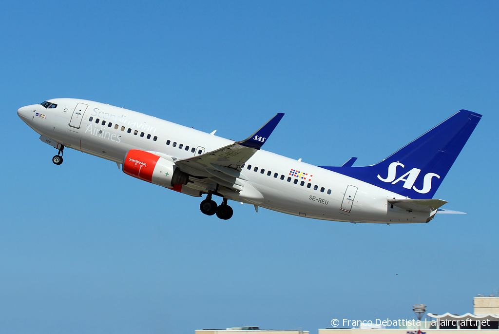 SE-REU · Boeing 737-76N(WL) · (MLA / LMML)