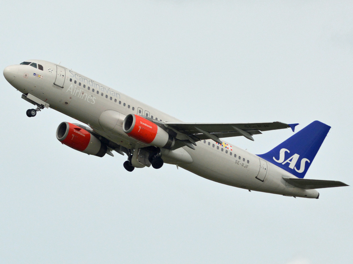 SE-RJF (1383) 2000 Airbus A320-232
