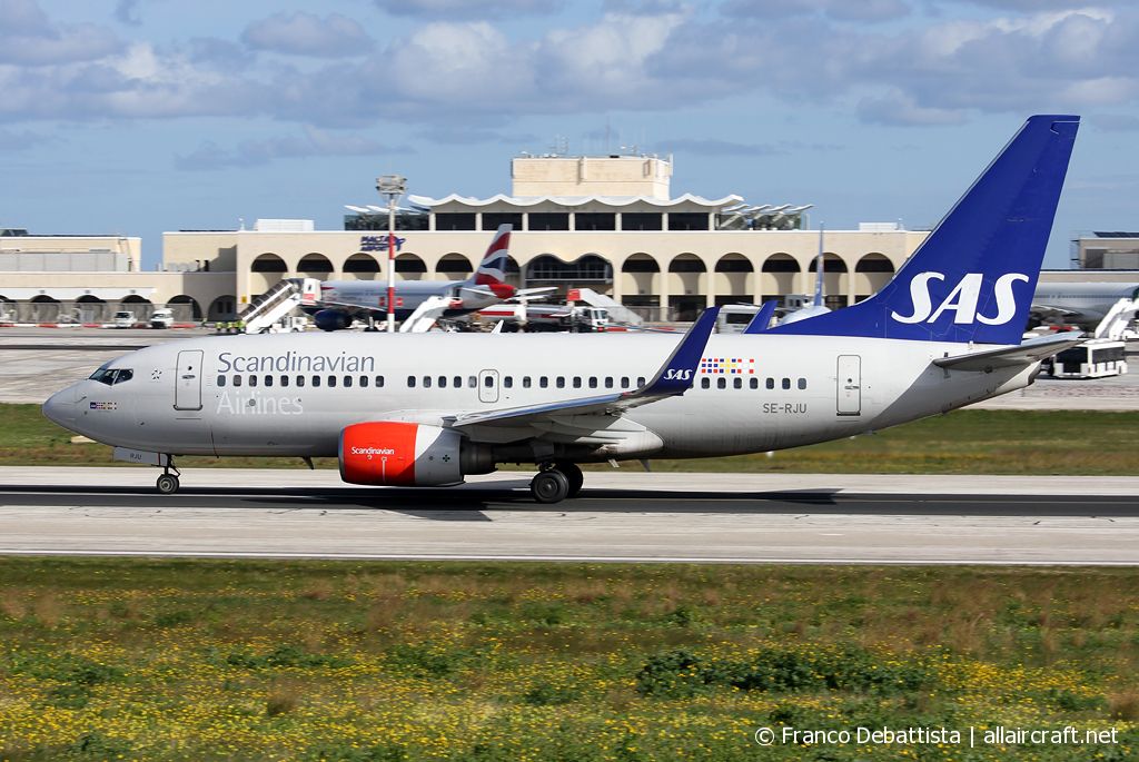 SE-RJU · Boeing 737-76N(WL) · (MLA / LMML)