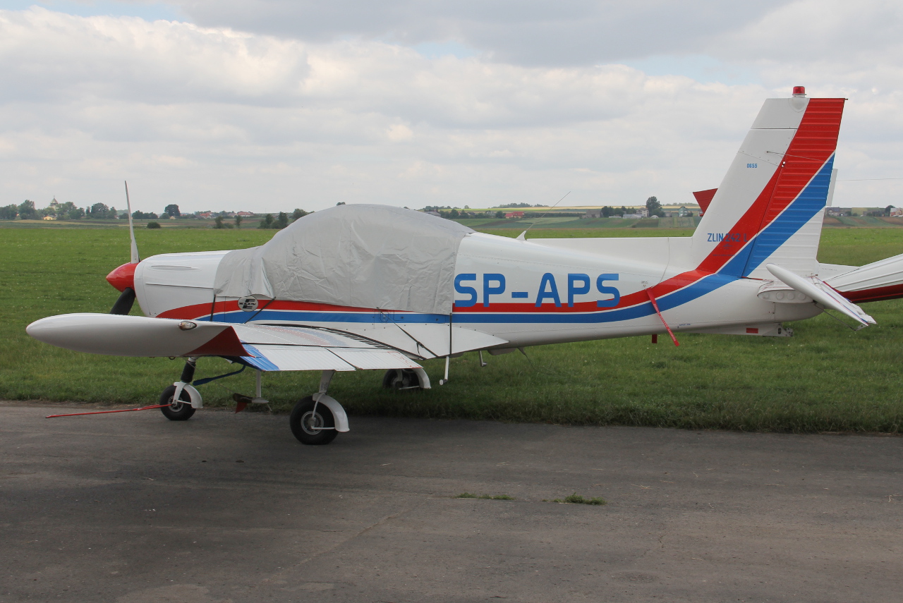 SP-APS · Zlin Z-242 · (EPKP)