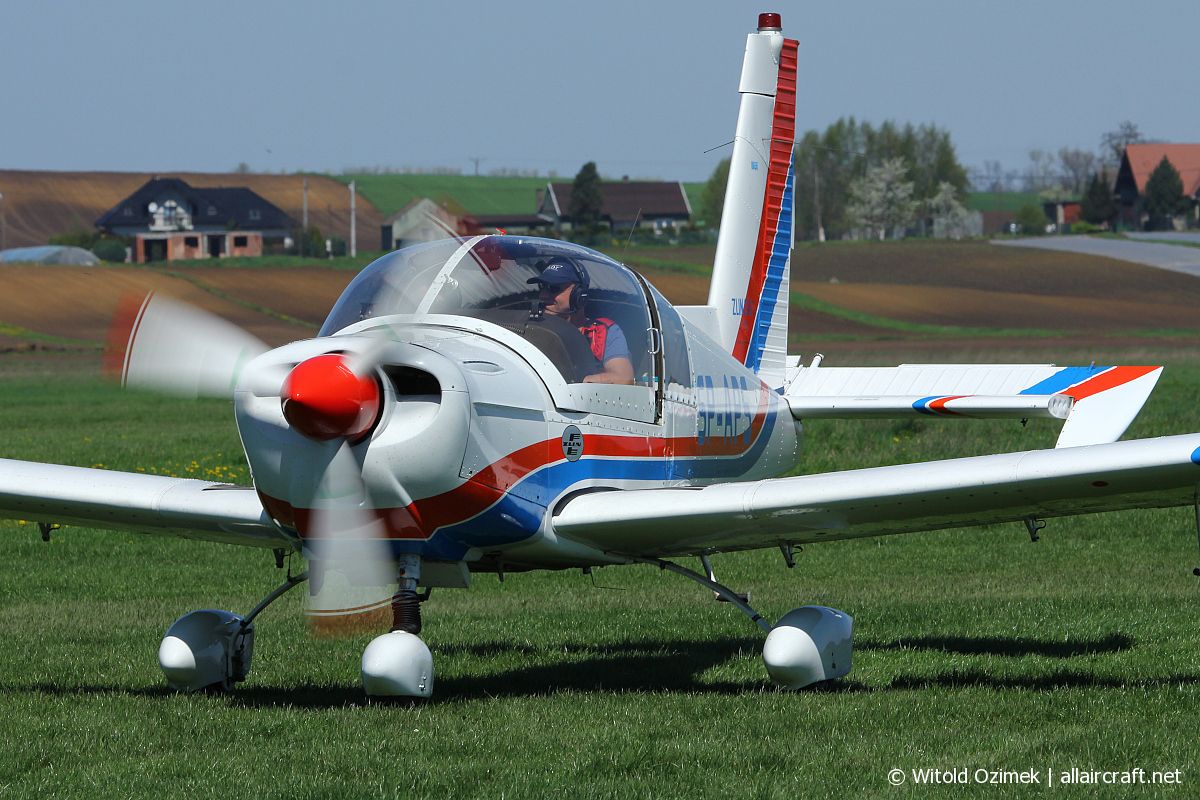 SP-APS · Zlin Z-242 · (EPKP)