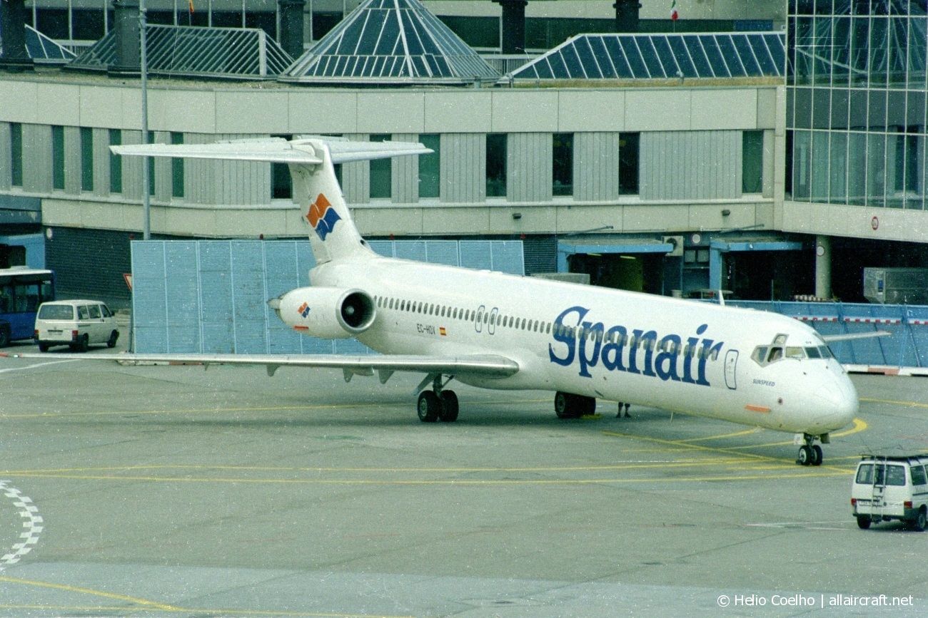 EC-HOV (49416) 1986 McDonnell Douglas MD-82