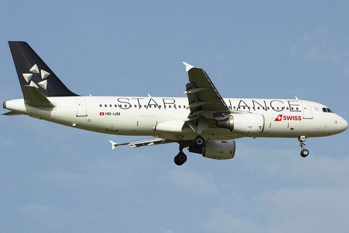 HB-IJM (635) 1996 Airbus A320-214