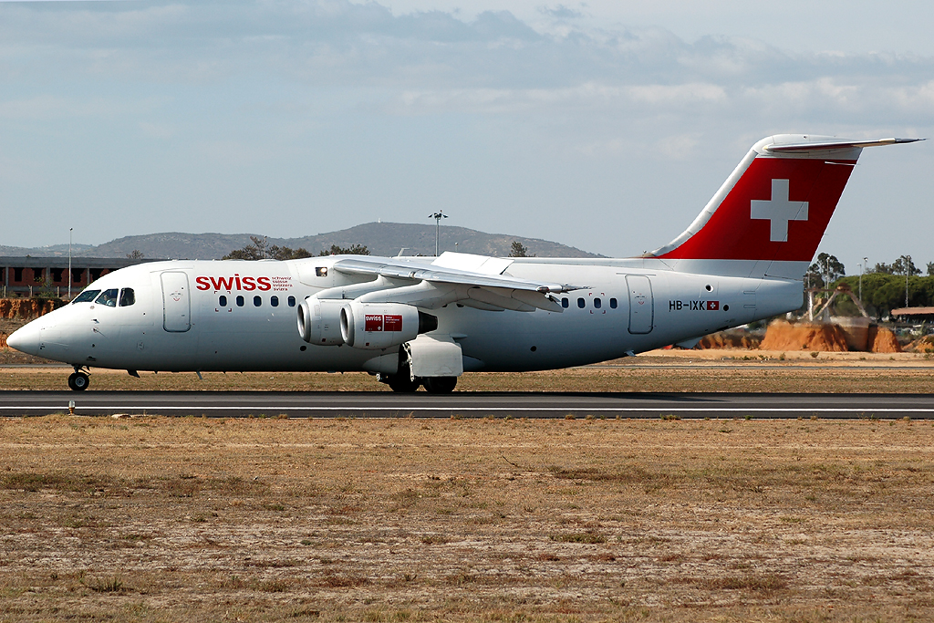 HB-IXK · British Aerospace Avro RJ85 · (FAO / LPFR)