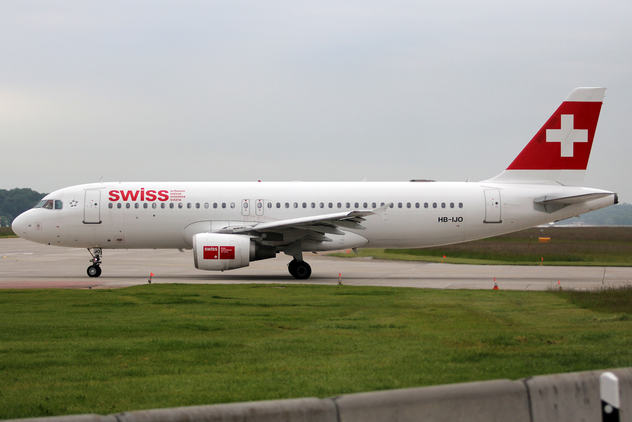HB-IJO (673) 1997 Airbus A320-214