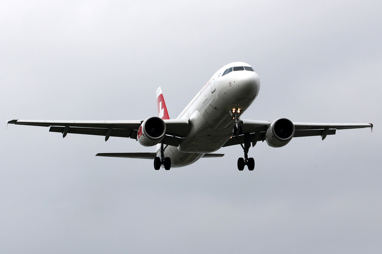 HB-IJS · Airbus A320-214 · (GVA / LSGG)