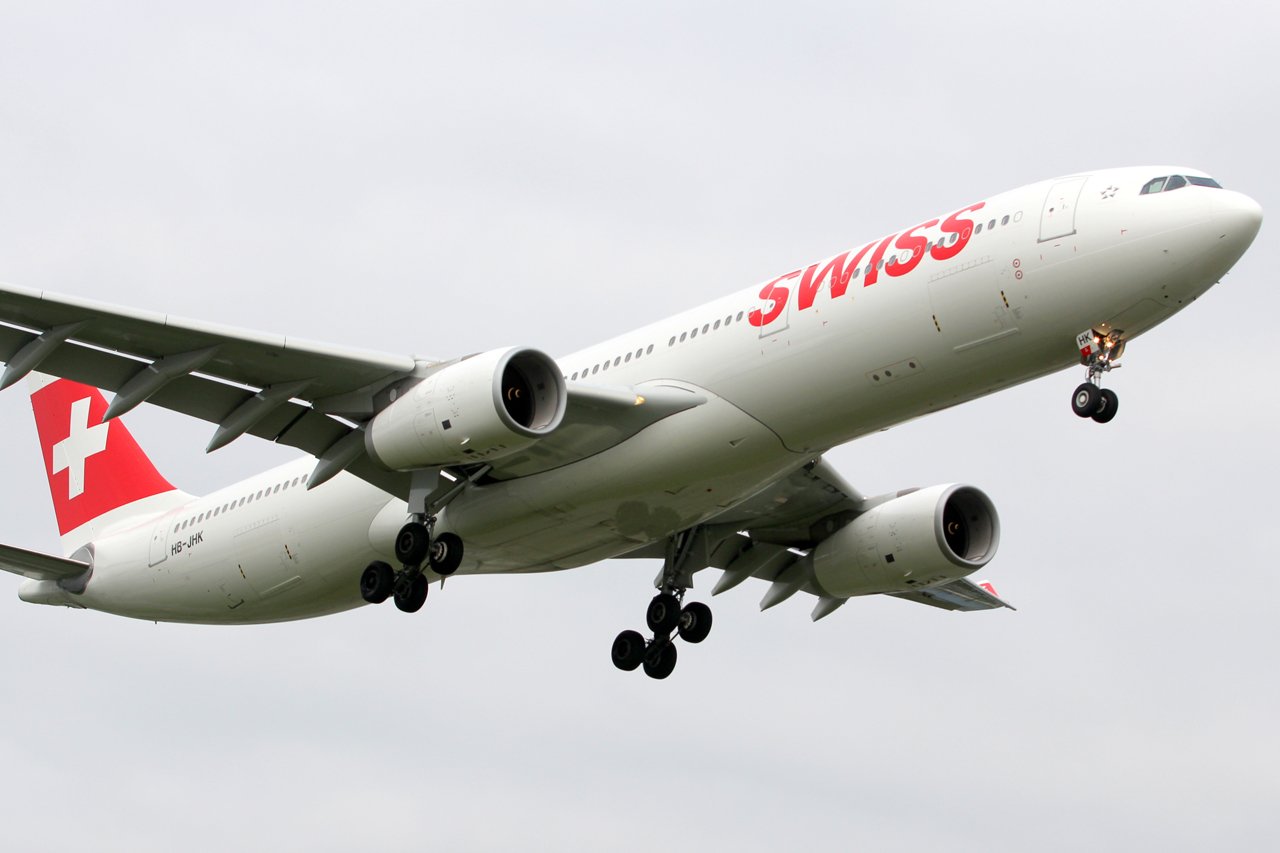 HB-JHK · Airbus A330-343 · (GVA / LSGG)