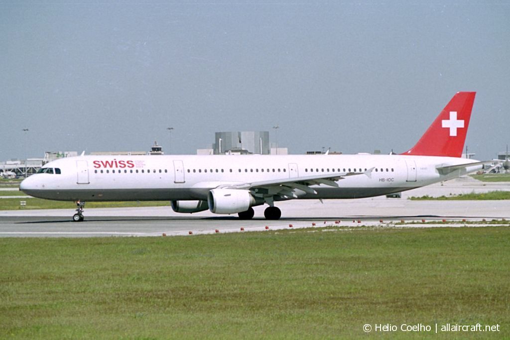 HB-IOC (520) 1995 Airbus A321-111
