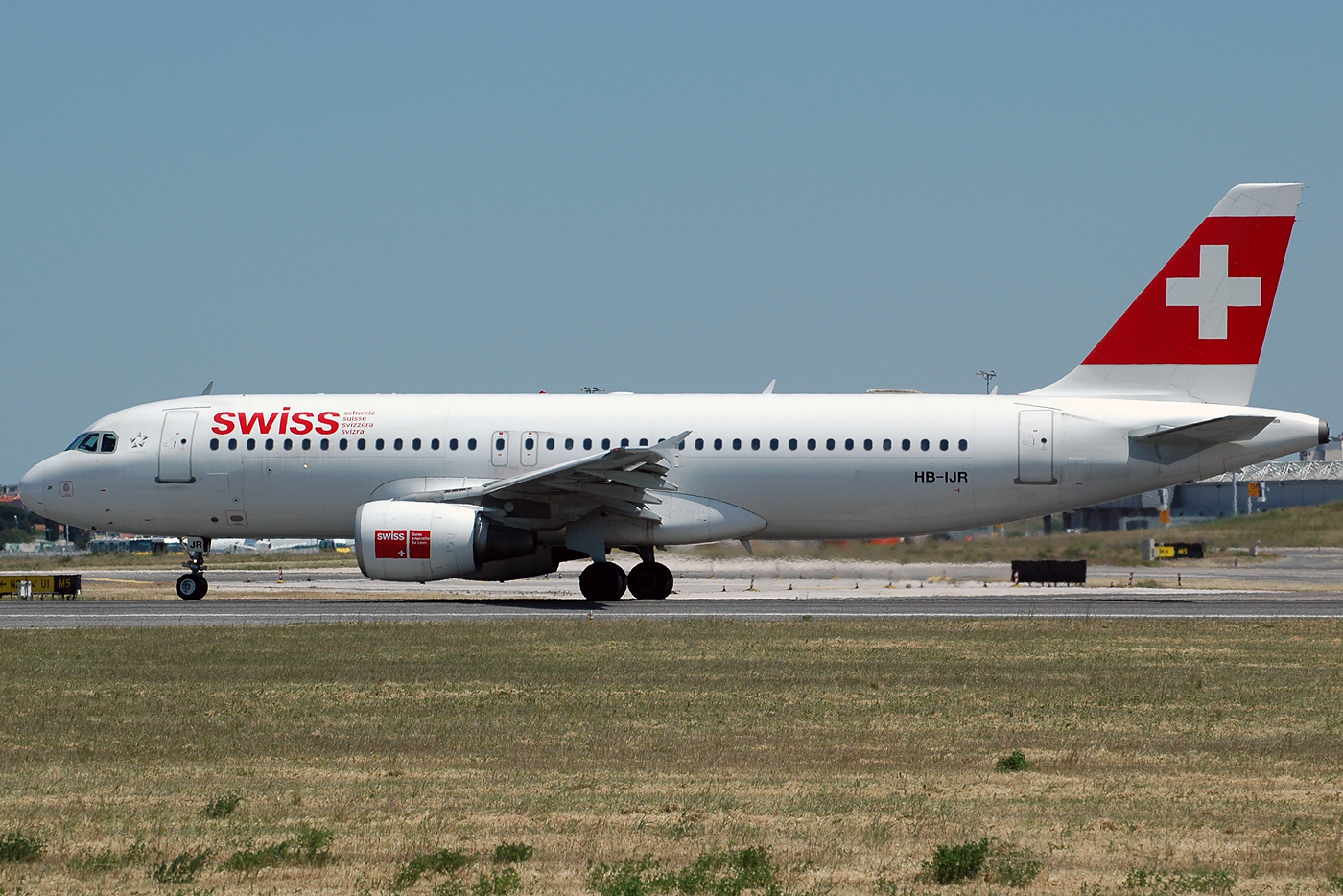 HB-IJR (703) 1997 Airbus A320-214