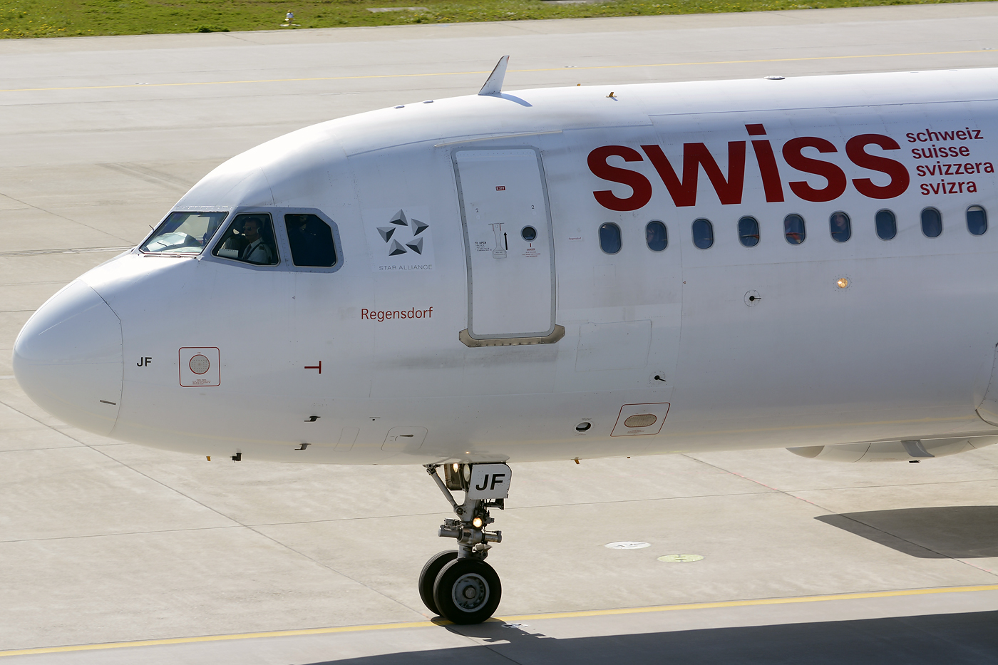 HB-IJF · Airbus A320-214 · (ZRH / LSZH)