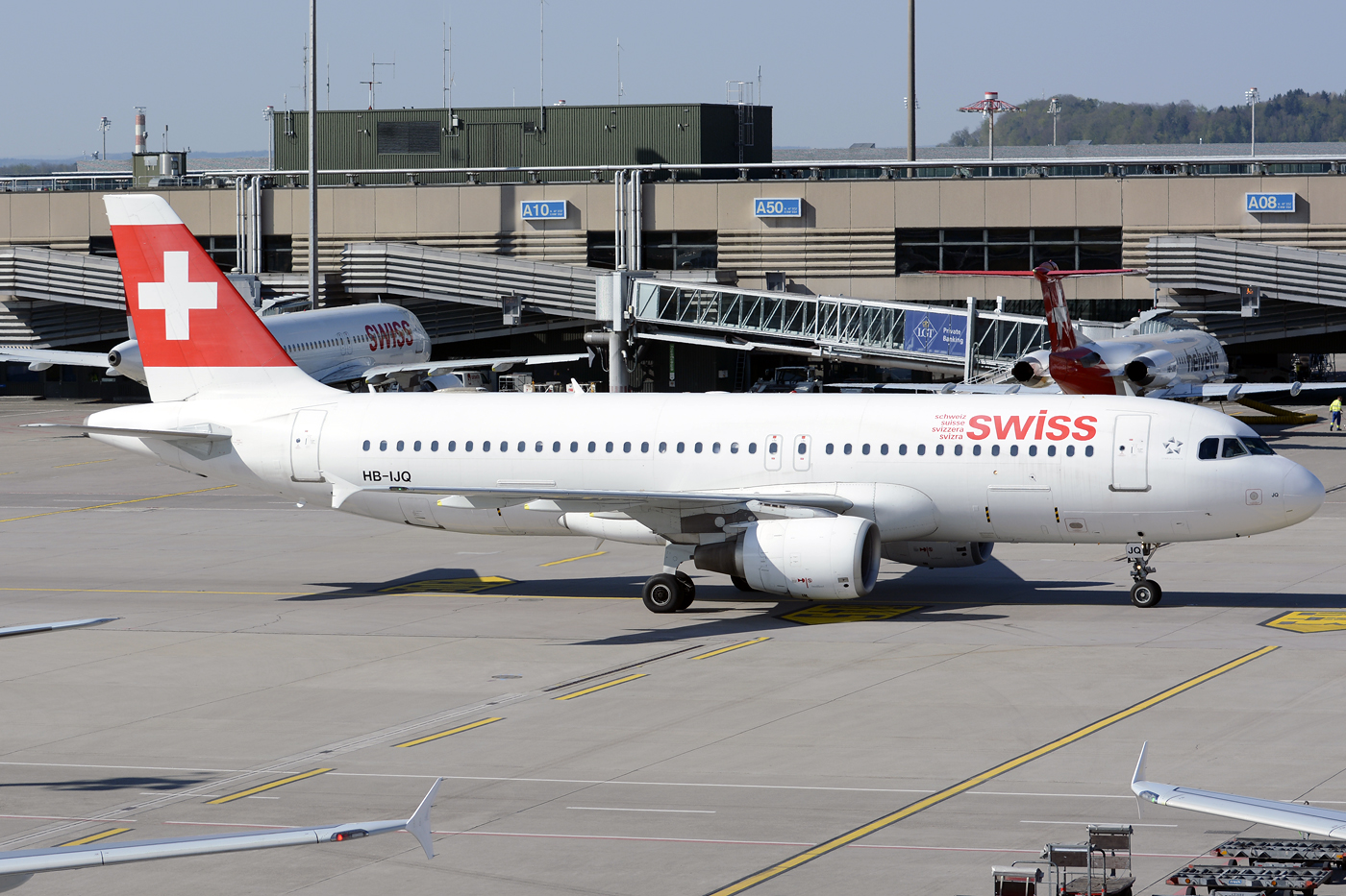 HB-IJQ · Airbus A320-214 · (ZRH / LSZH)
