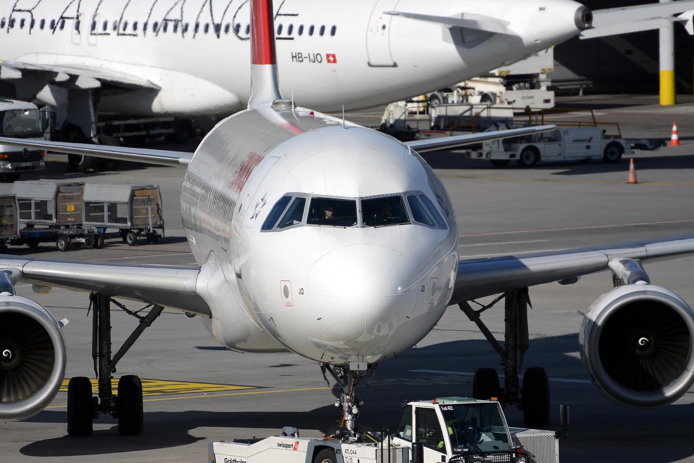 HB-IJQ · Airbus A320-214 · (ZRH / LSZH)