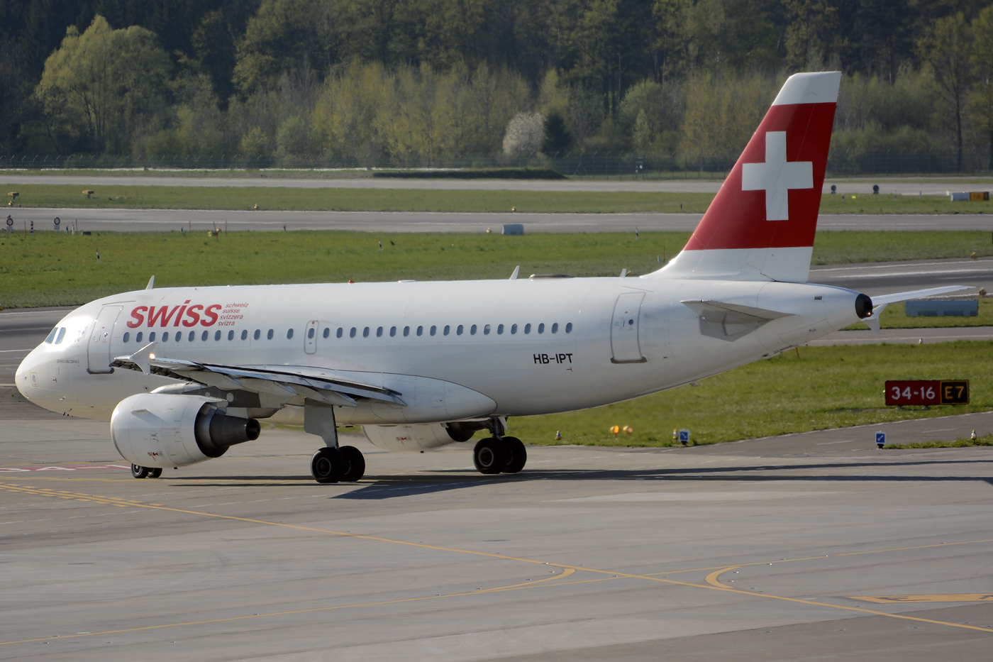 HB-IPT · Airbus A319-112 · (ZRH / LSZH)