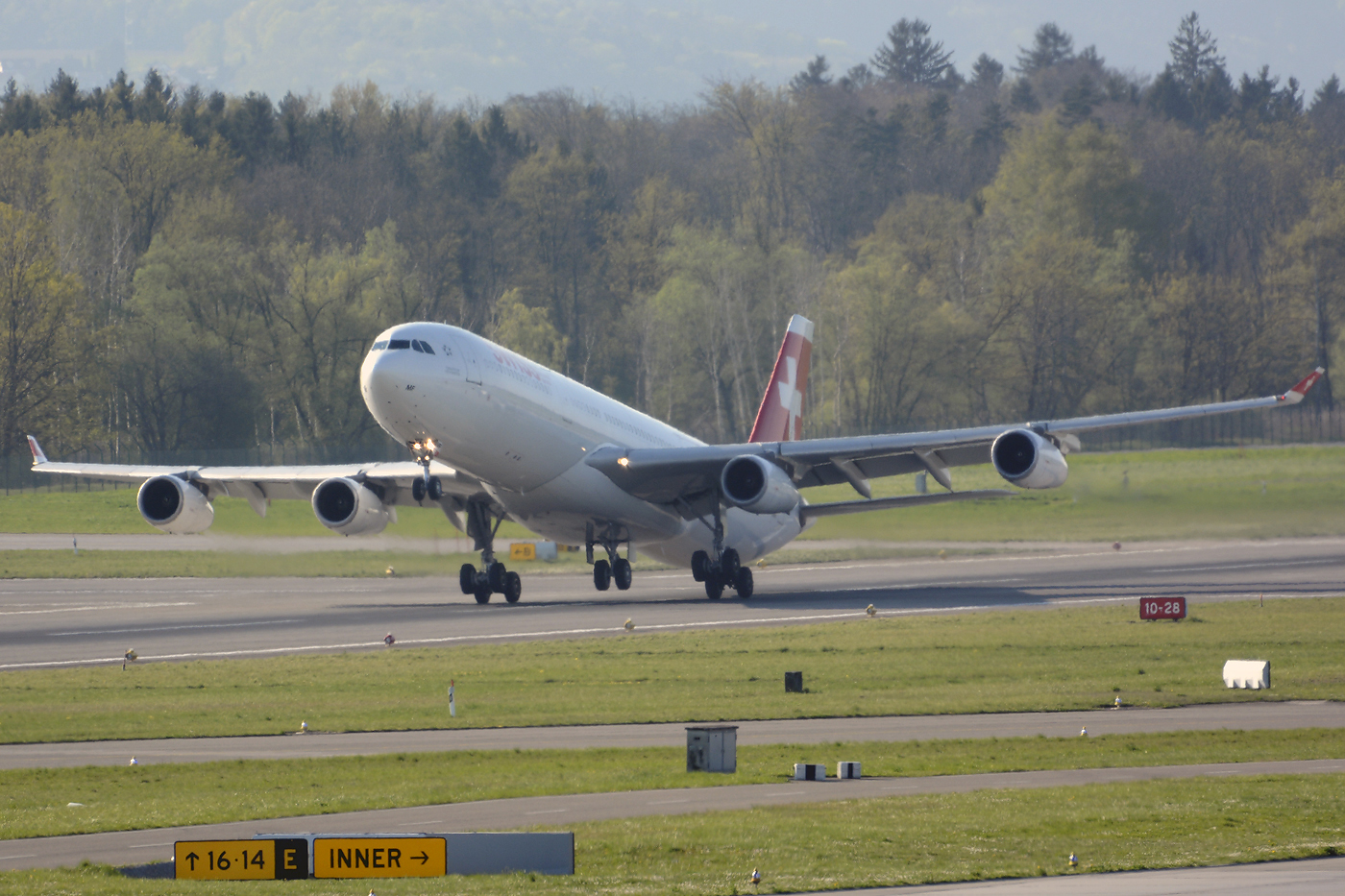 HB-JMF · Airbus A340-313 · (ZRH / LSZH)