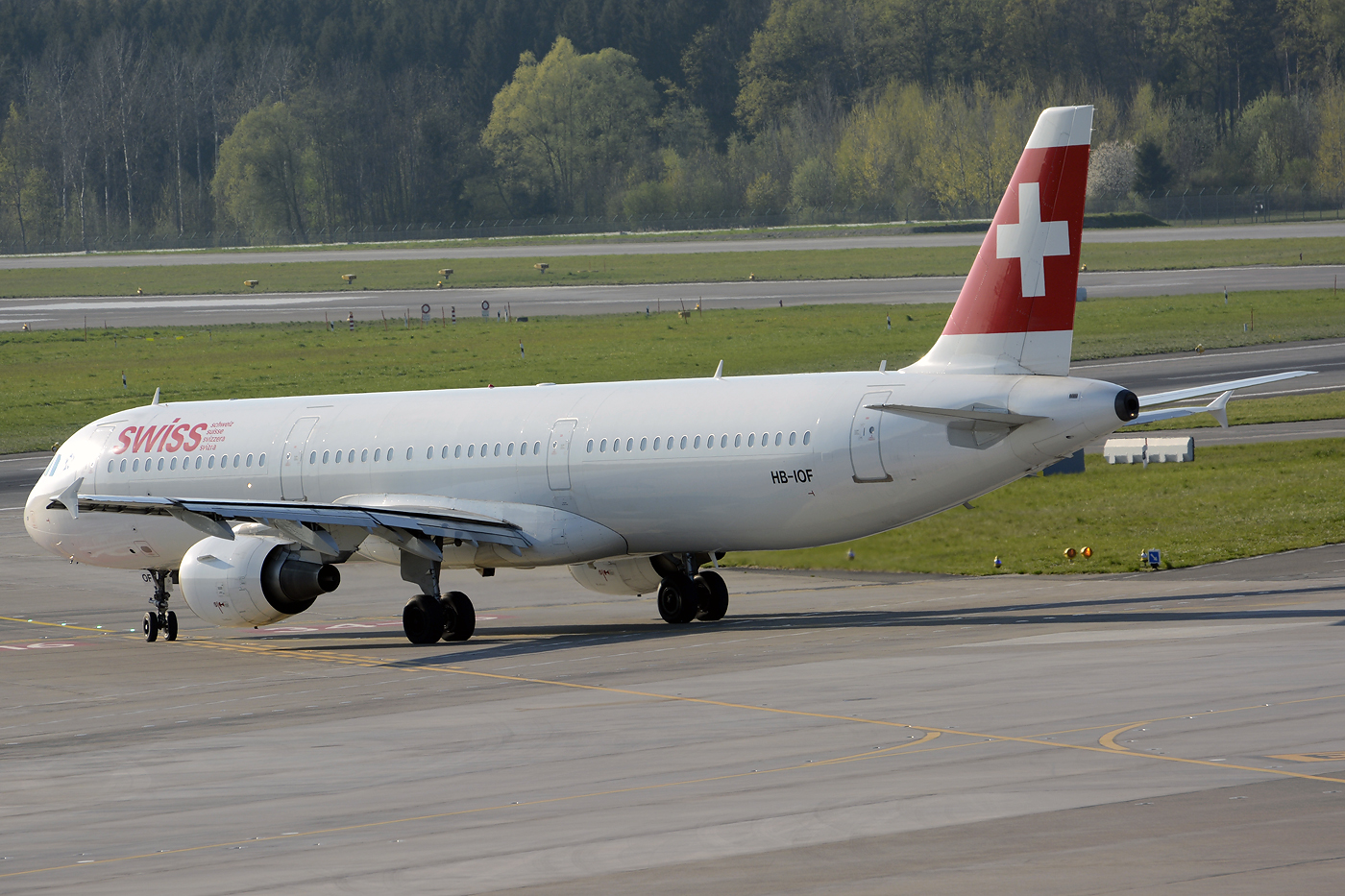 HB-IOF · Airbus A321-111 · (ZRH / LSZH)