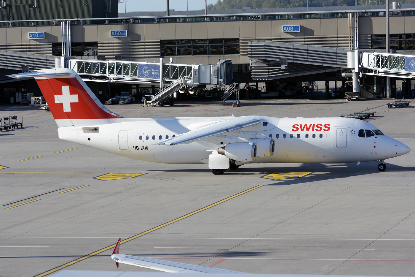 HB-IXW · British Aerospace Avro RJ100 · (ZRH / LSZH)