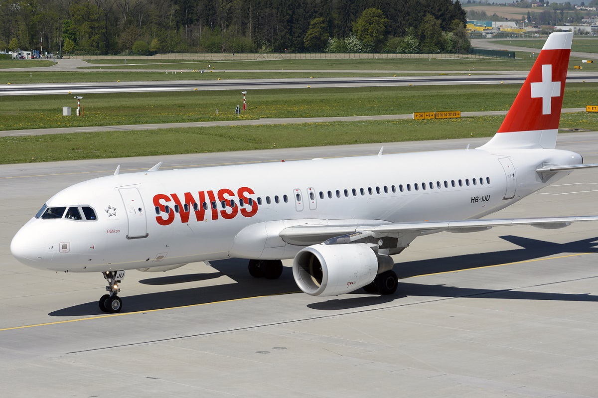 HB-IJU (1951) 2003 Airbus A320-214