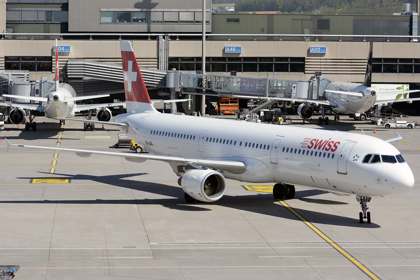 HB-IOL · Airbus A321-111 · (ZRH / LSZH)