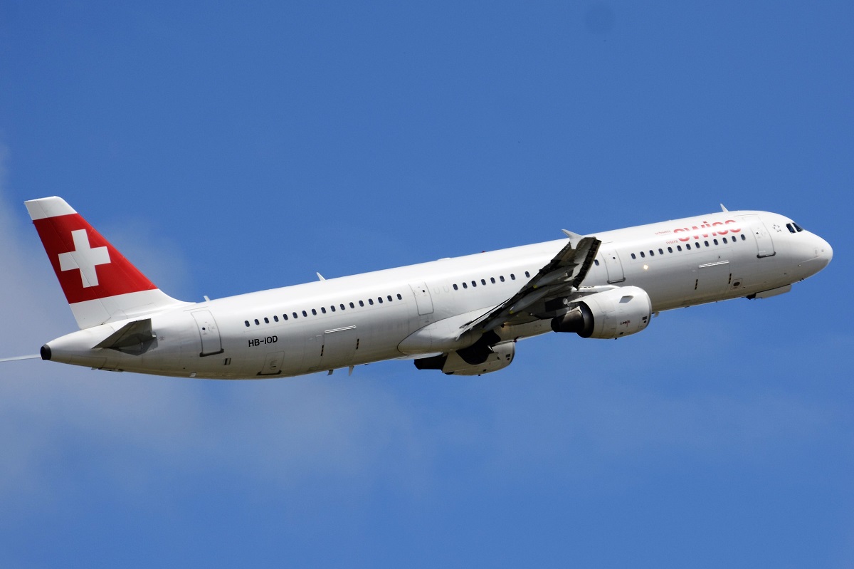 HB-IOD · Airbus A321-111 · (LIS / LPPT)