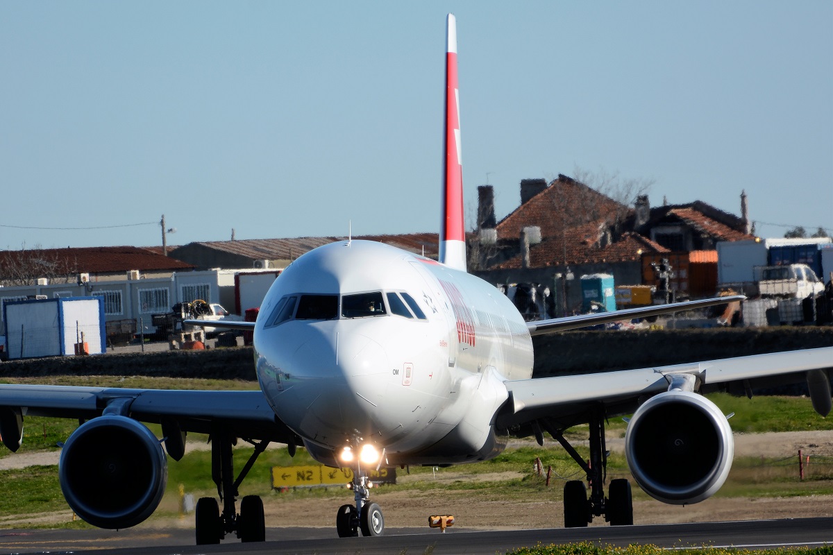 HB-IOM (4534) 2010 Airbus A321-212