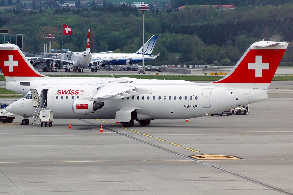 HB-IXW · British Aerospace Avro RJ100 · (ZRH / LSZH)