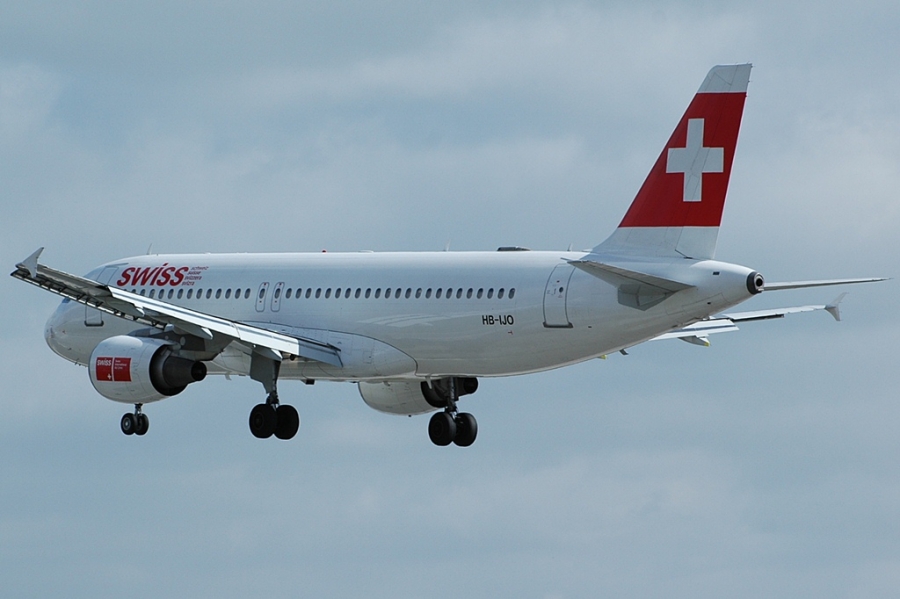 HB-IJO · Airbus A320-214 · (LIS / LPPT)