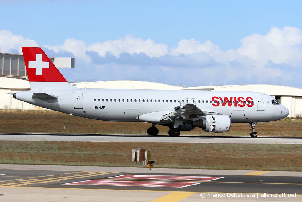 HB-IJP · Airbus A320-214 · (MLA / LMML)