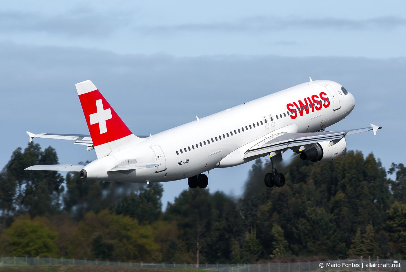 HB-IJS (782) 1998 Airbus A320-214