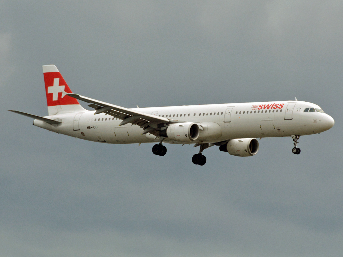 HB-IOC · Airbus A321-111 · (CPH / EKCH)