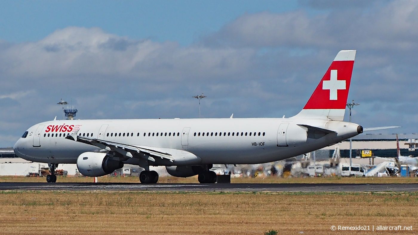 HB-IOF (541) 1995 Airbus A321-111