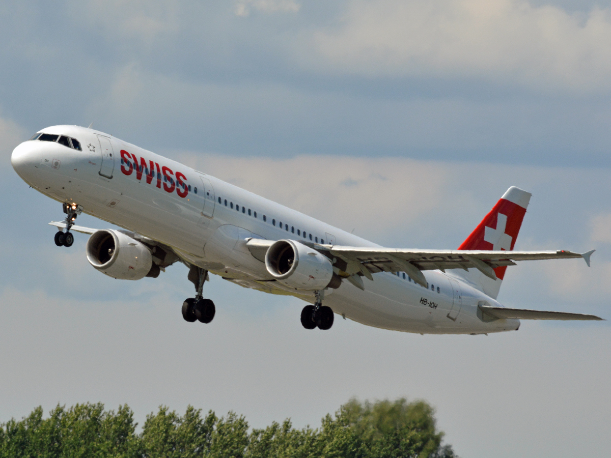 HB-IOH · Airbus A321-111 · (CPH / EKCH)