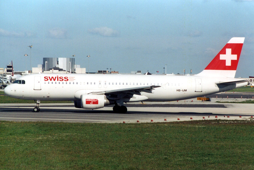 HB-IJM · Airbus A320-214 · (LIS / LPPT)