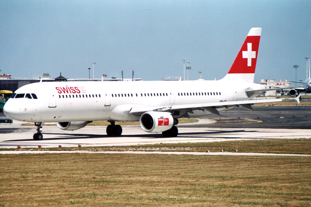 HB-IOI · Airbus A321-111 · (LIS / LPPT)