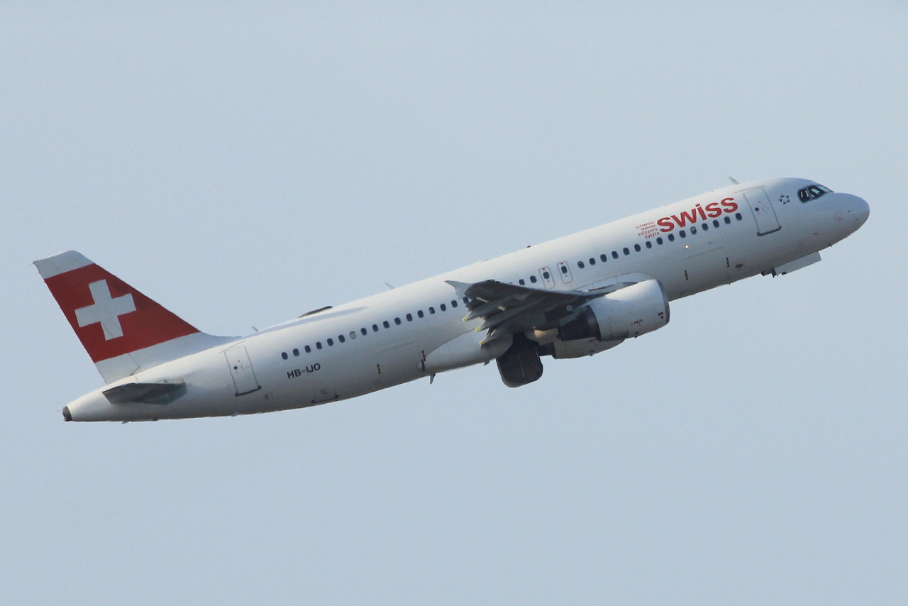 HB-IJO (673) 1997 Airbus A320-214