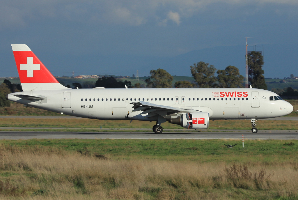 HB-IJM · Airbus A320-214 · (FCO / LIRF)