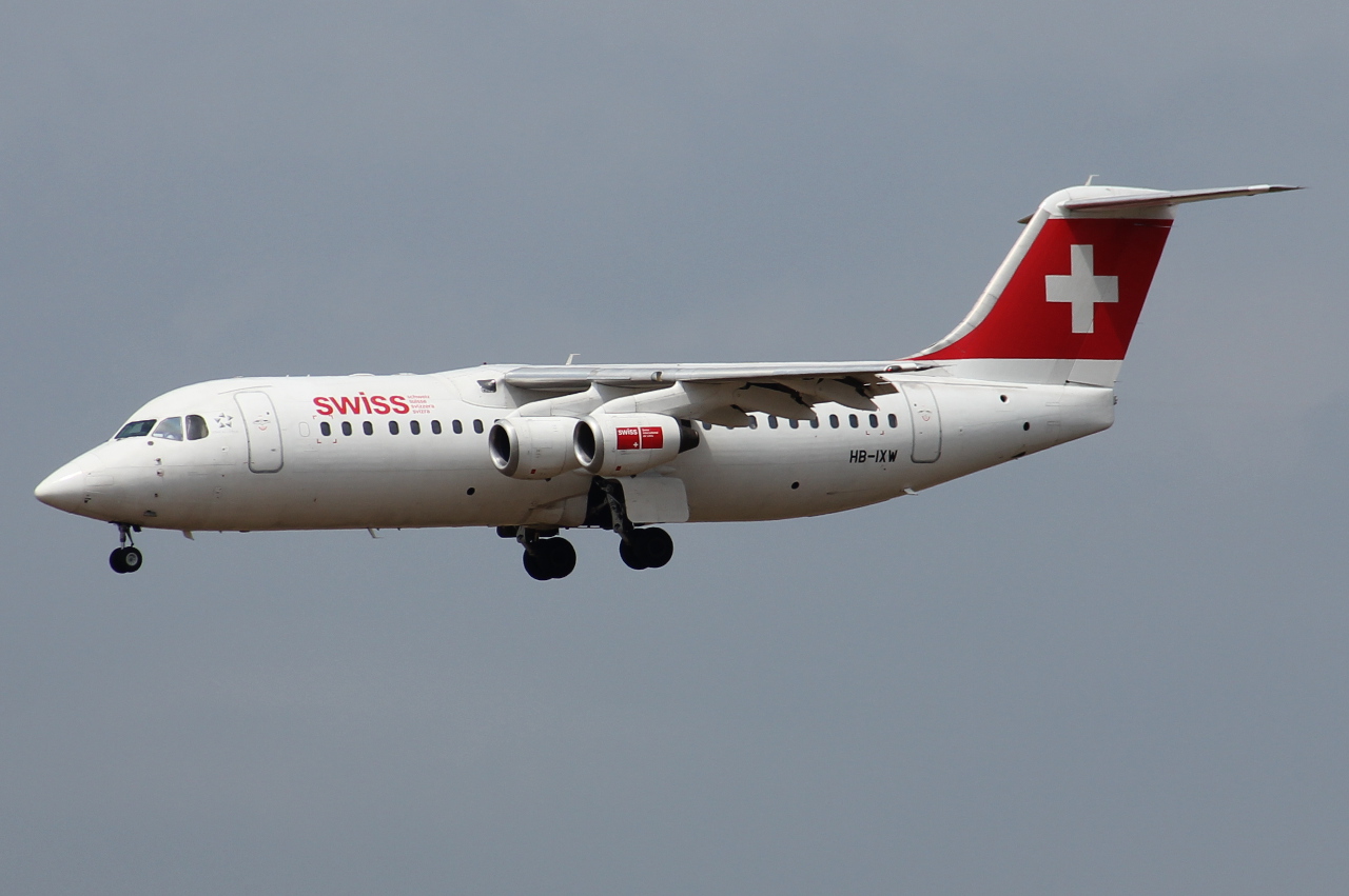 HB-IXW · British Aerospace Avro RJ100 · (FCO / LIRF)